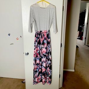 Taralynns boutique 3/4 maxi dress with pockets